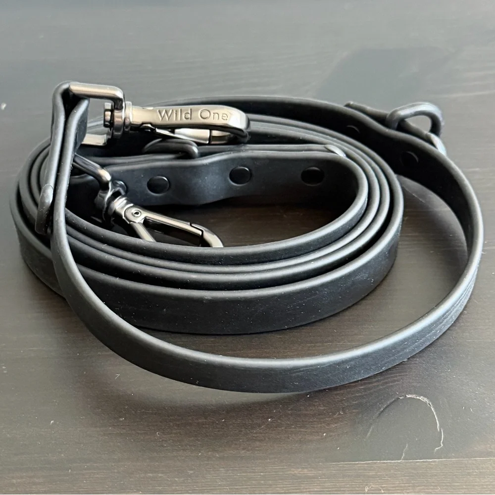 Wild One Waterproof Collar and Waterproof Leash Walk Kit in Black Size Small